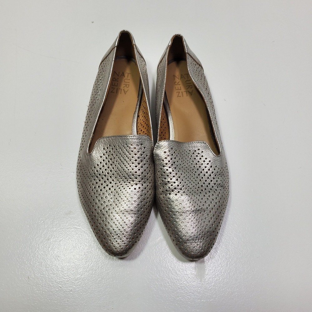 Naturalizer Lorna Women's Pointed Toe Silver Strack-Lock Loafer 9W Casual Comfy